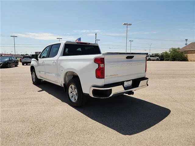 Used 2025 Summit White Chevrolet LT w/1LT 4x2 Crew Cab 5.75 ft. box 147.4 in. WB image 2