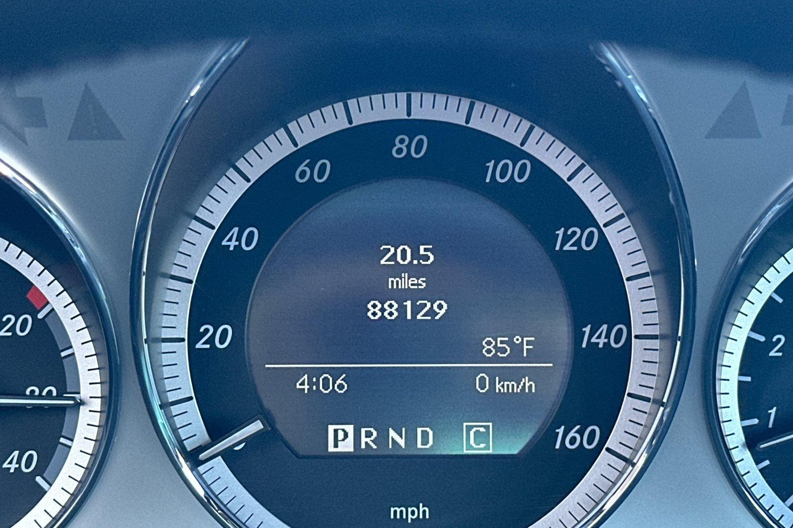 Used 2009 Silver Mercedes-Benz C 300 image 23