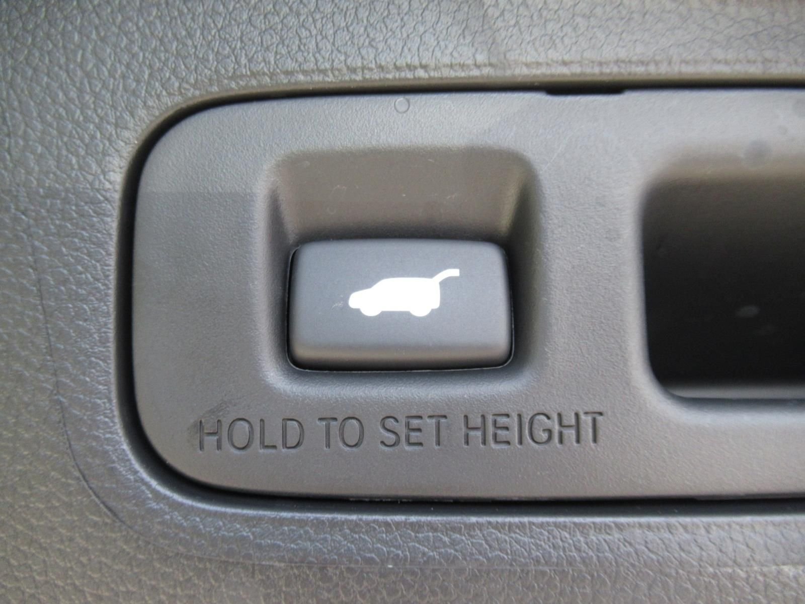 Used 2025 Silver Honda Sport-L image 38