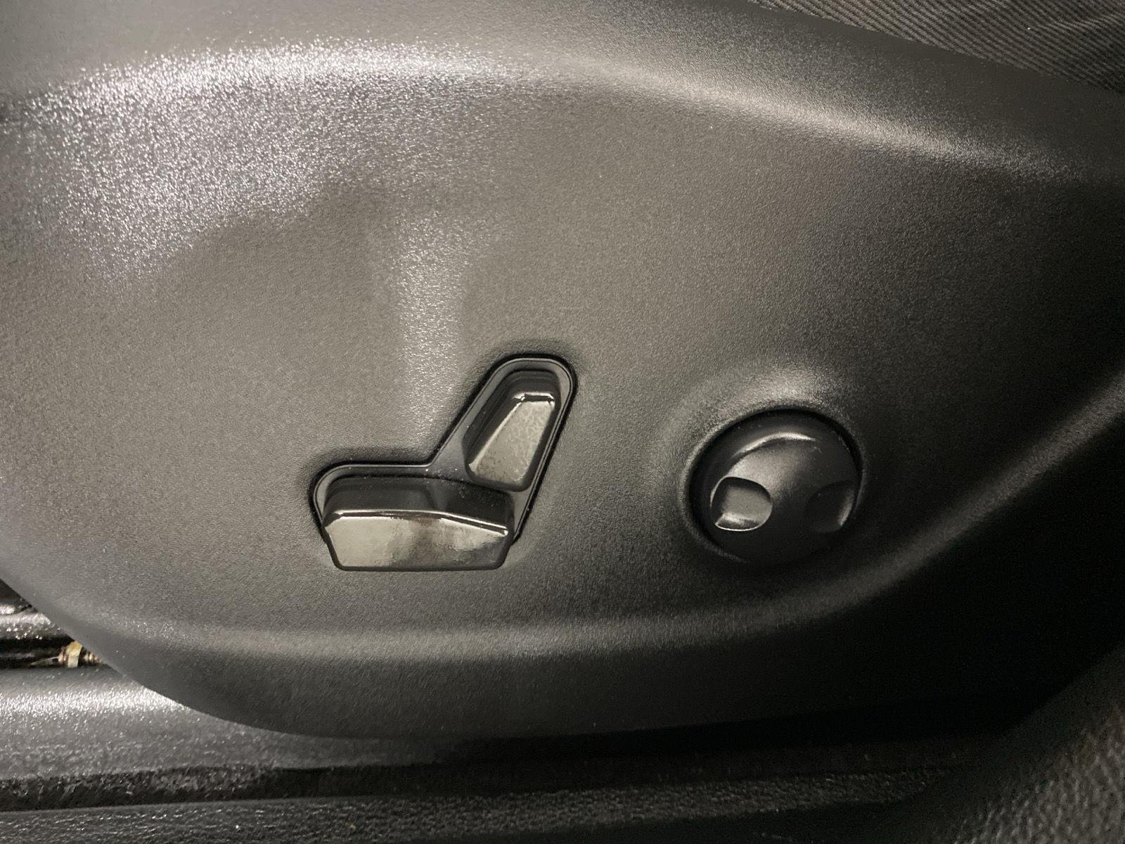 Used 2022 Diamond Black Crystal Pearlcoat Jeep Trailhawk image 11