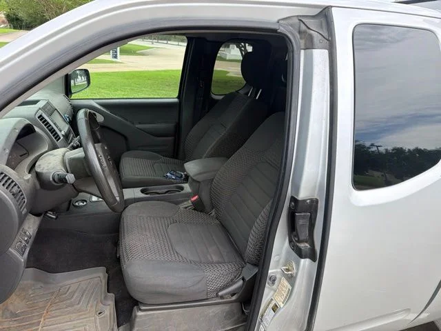 Used 2020 Silver Nissan SV image 9