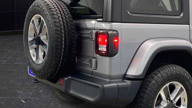 Used 2020 Billet Silver Metallic Jeep Unlimited Sahara image 38