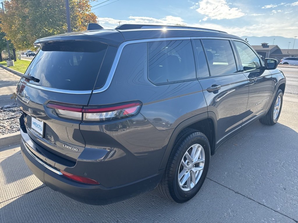 2023 Jeep Grand Cherokee Laredo photo 3