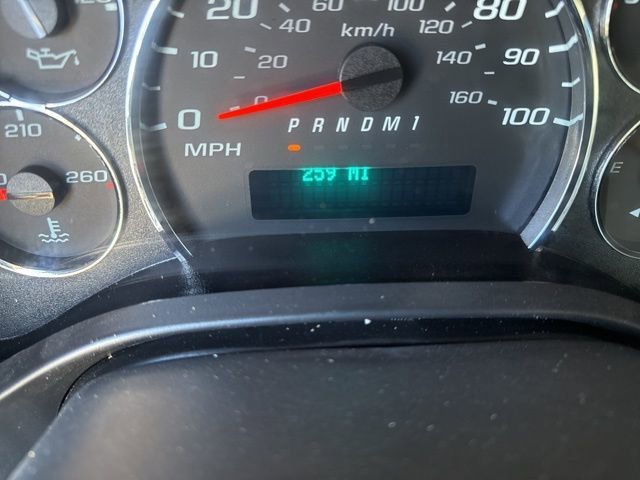 New 2025 Summit White Chevrolet 2WT image 20