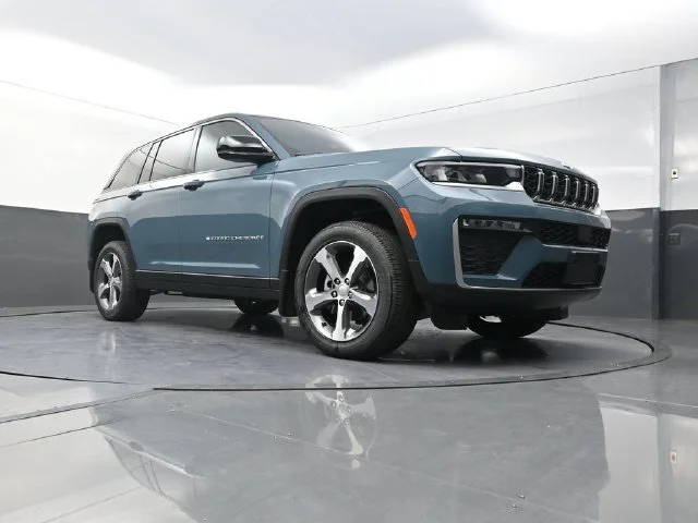 New 2026 Steel Blue Exterior Paint Jeep Limited image 18