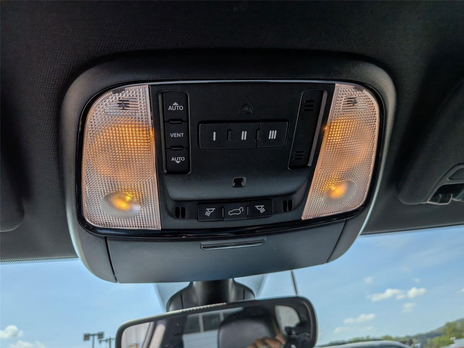 Used 2022 DB Black Clearcoat Dodge R/T image 25