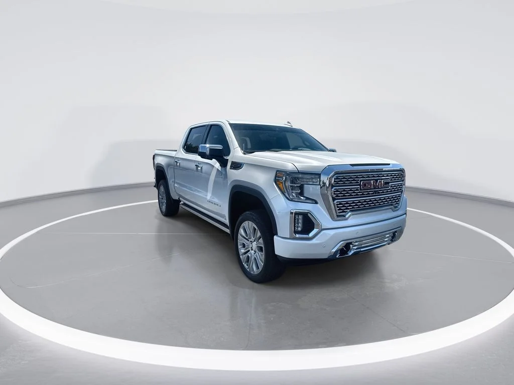 Used 2021 White GMC Denali image 2