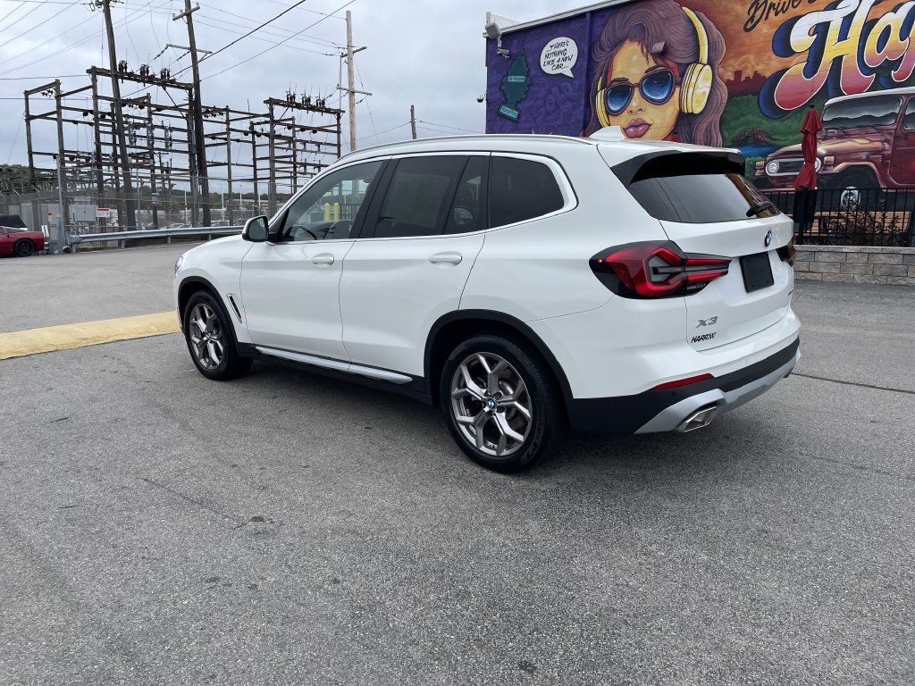 Used 2023 White BMW xDrive30i image 3