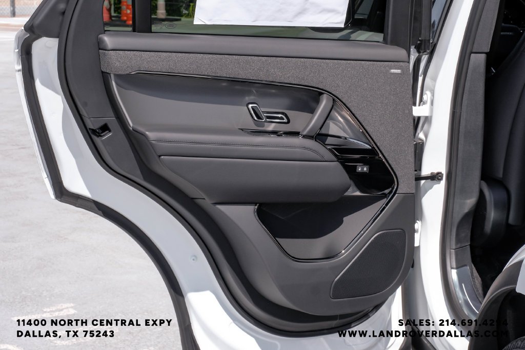 New 2026 Fuji White Land Rover Dynamic SE image 45