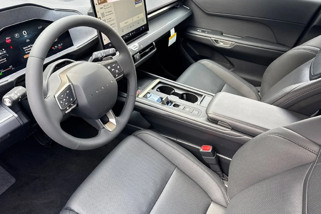 New 2026 Ultra White Lexus ES 350e PREMIUM image 10