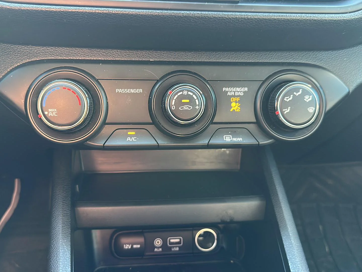 Used 2020 Gravity Grey Kia LXS image 10