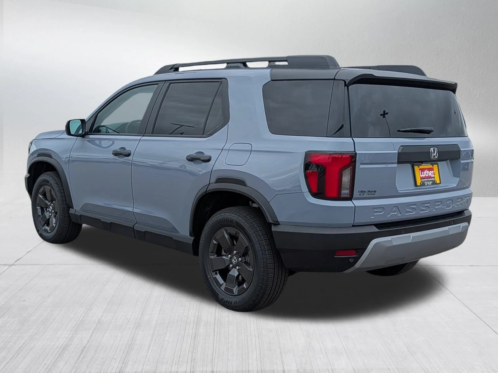 New 2026 Sonic Gray Pearl Honda RTL image 3