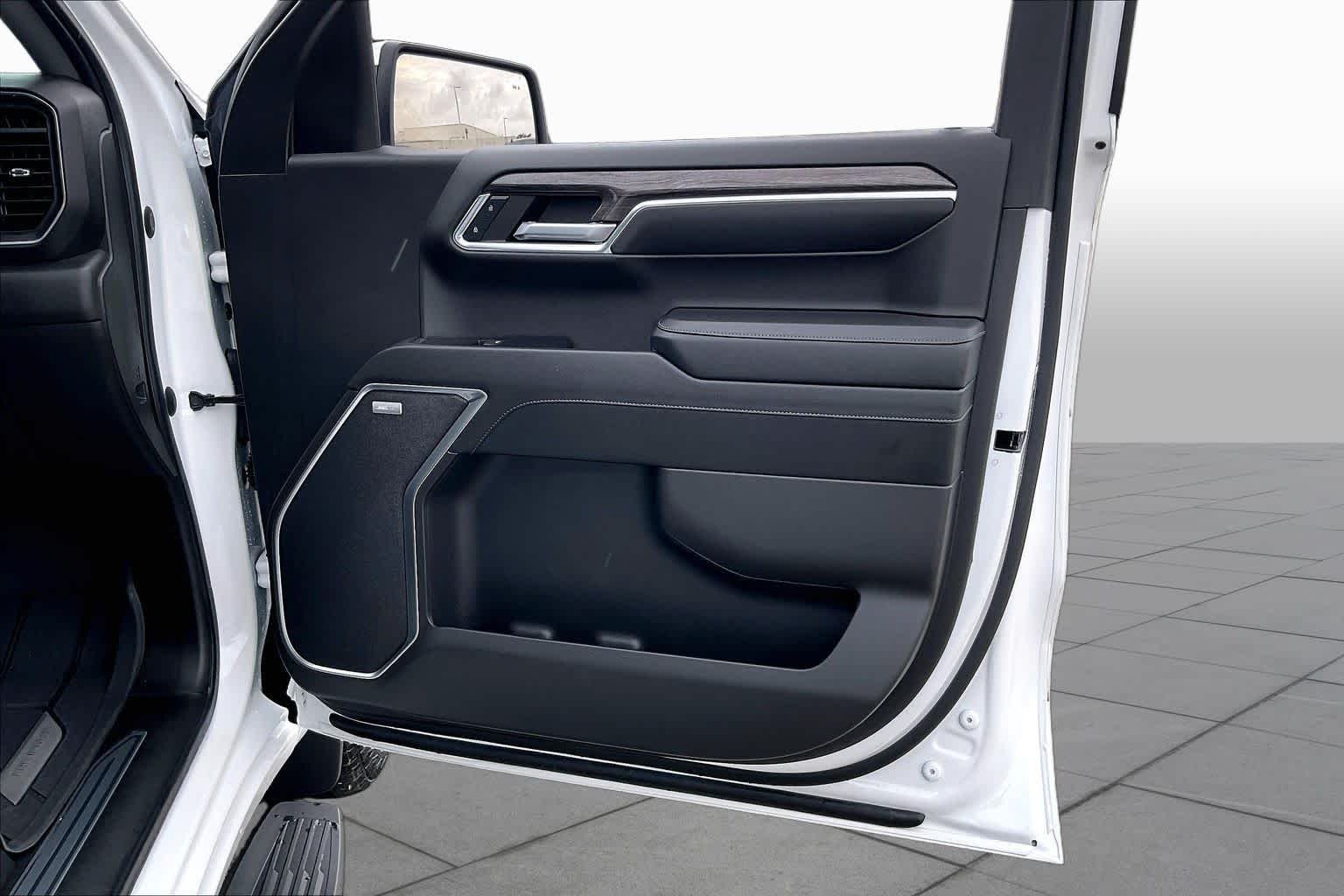Used 2023 Summit White Chevrolet LTZ image 22