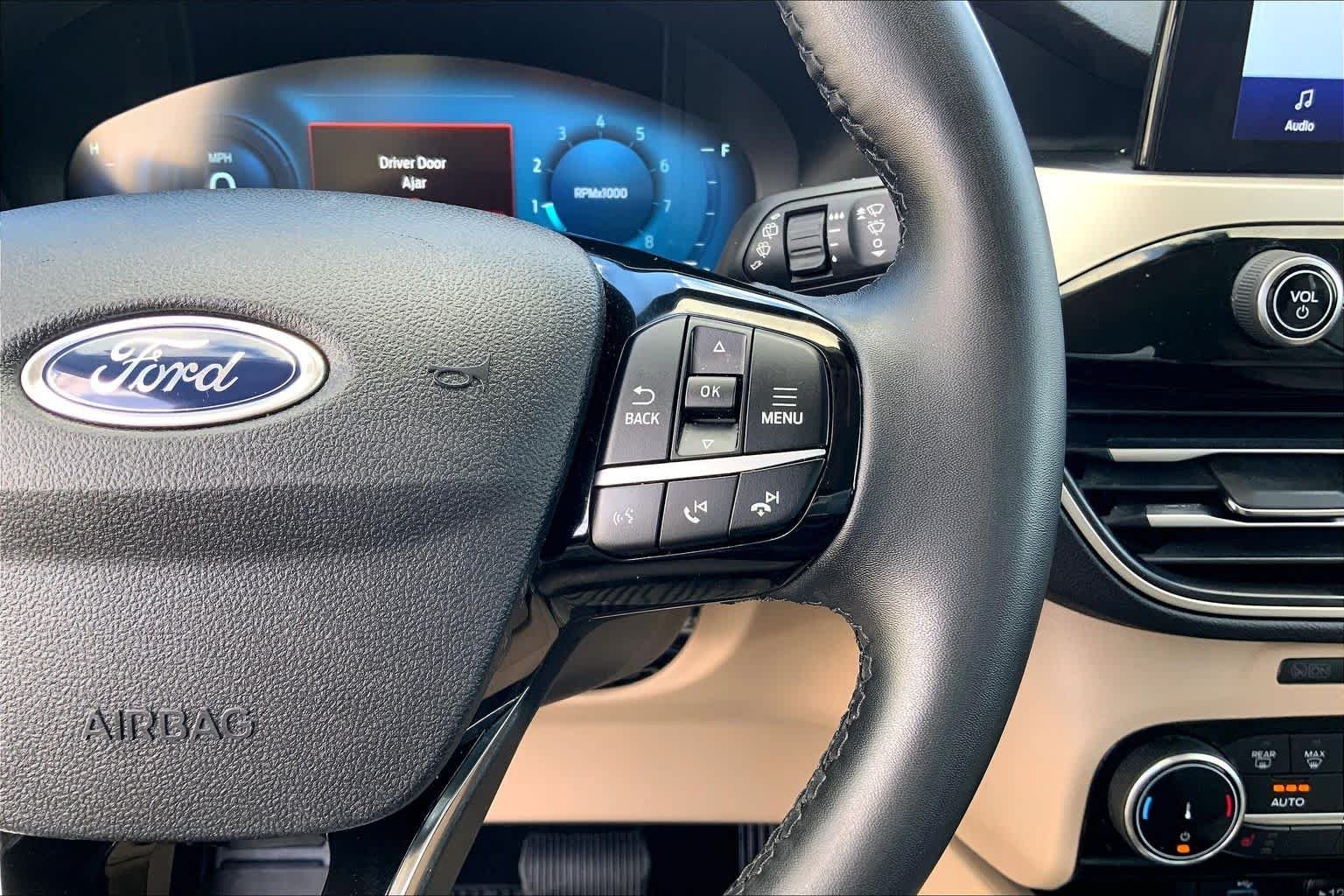 Used 2022 Star White Metallic Tri-Coat Ford SEL image 23