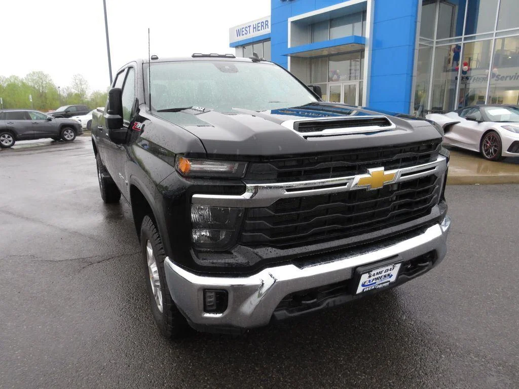 Used 2024 Black Chevrolet LT image 4