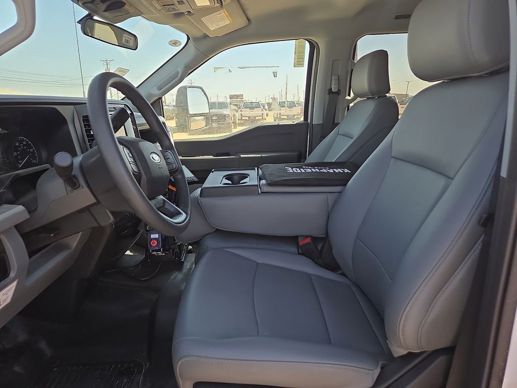 2024 Ford F-550 Super Duty Chassis Cab XL - Photo 22