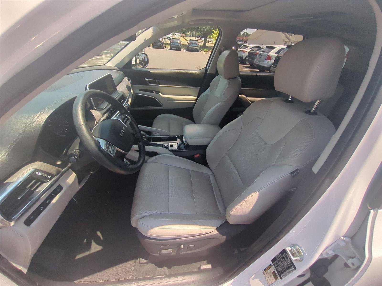 Used 2022 Glacial White Pearl Kia SX image 35