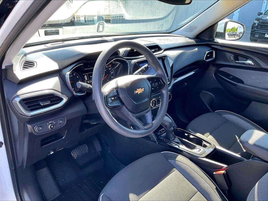 Used 2023 Summit White Chevrolet LT image 8