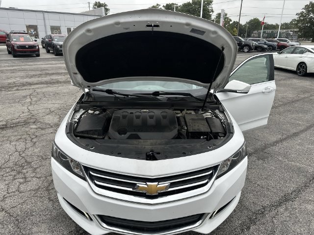 Used 2019 Summit White Chevrolet LT image 20