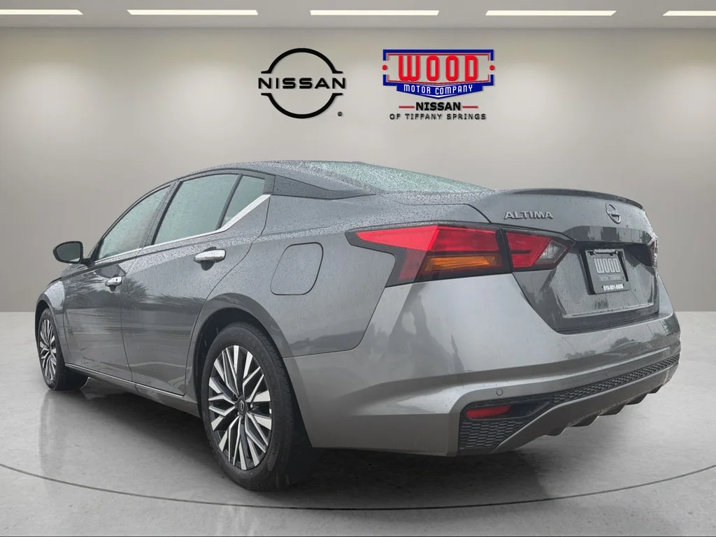 Used 2025 Gun Metallic Nissan SV image 4