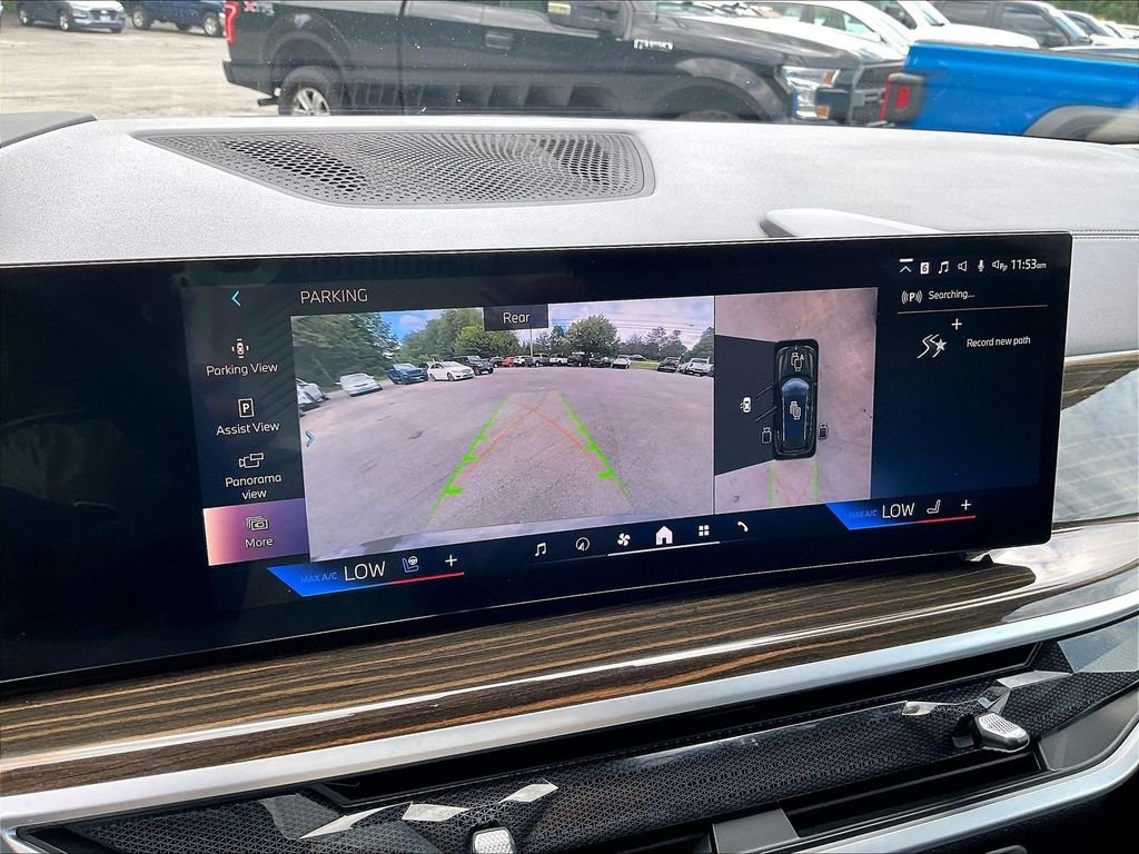 Used 2024 Green BMW xDrive40i image 16