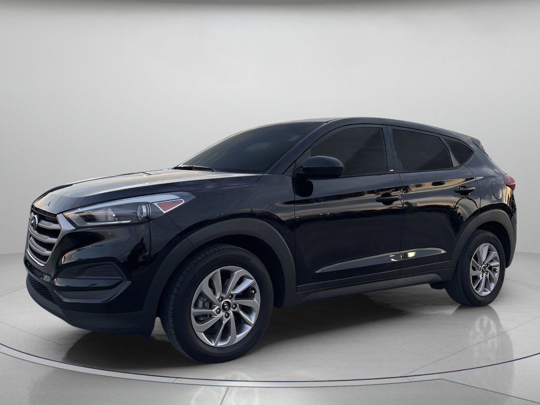 Used 2018 Black Noir Pearl Hyundai SE image 1