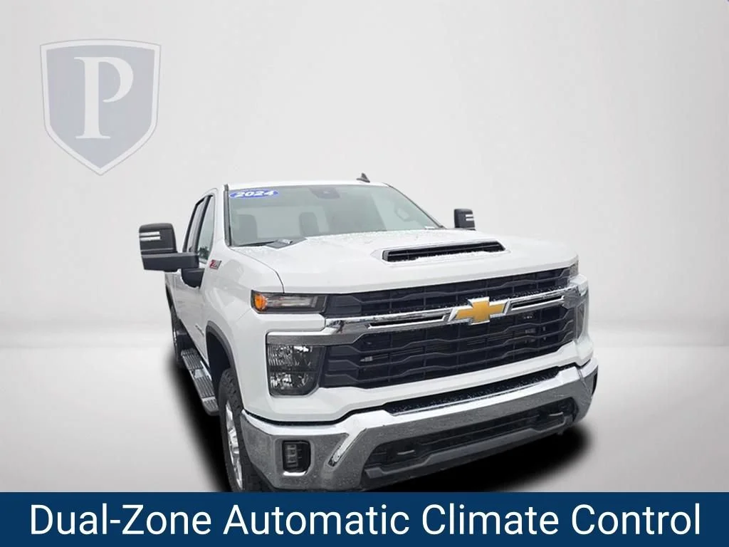 Used 2024 Summit White Chevrolet LT image 15