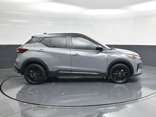 Used 2023 Gray Nissan SR image 2