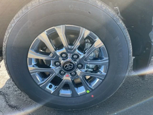 2026 Toyota Tacoma Limited - Photo 9