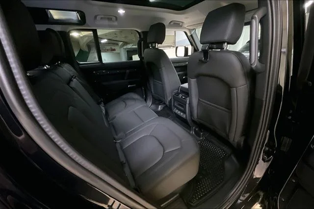Used 2025 Black Land Rover S image 12