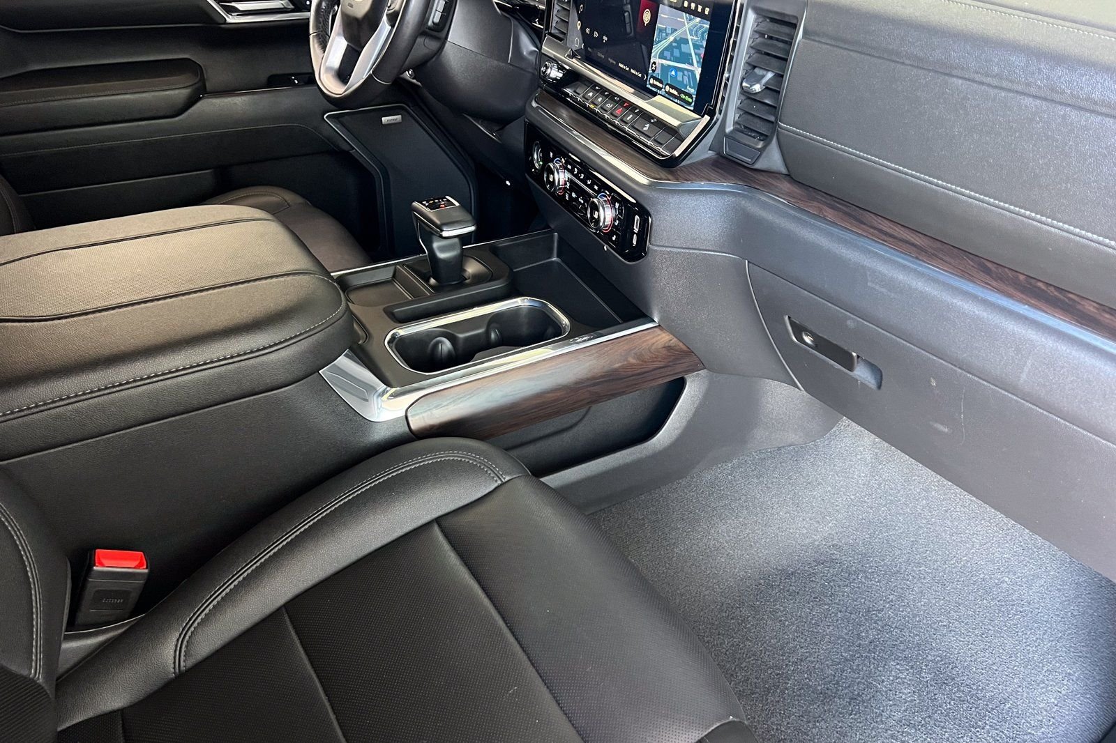 Used 2023 Silver GMC SLT image 17