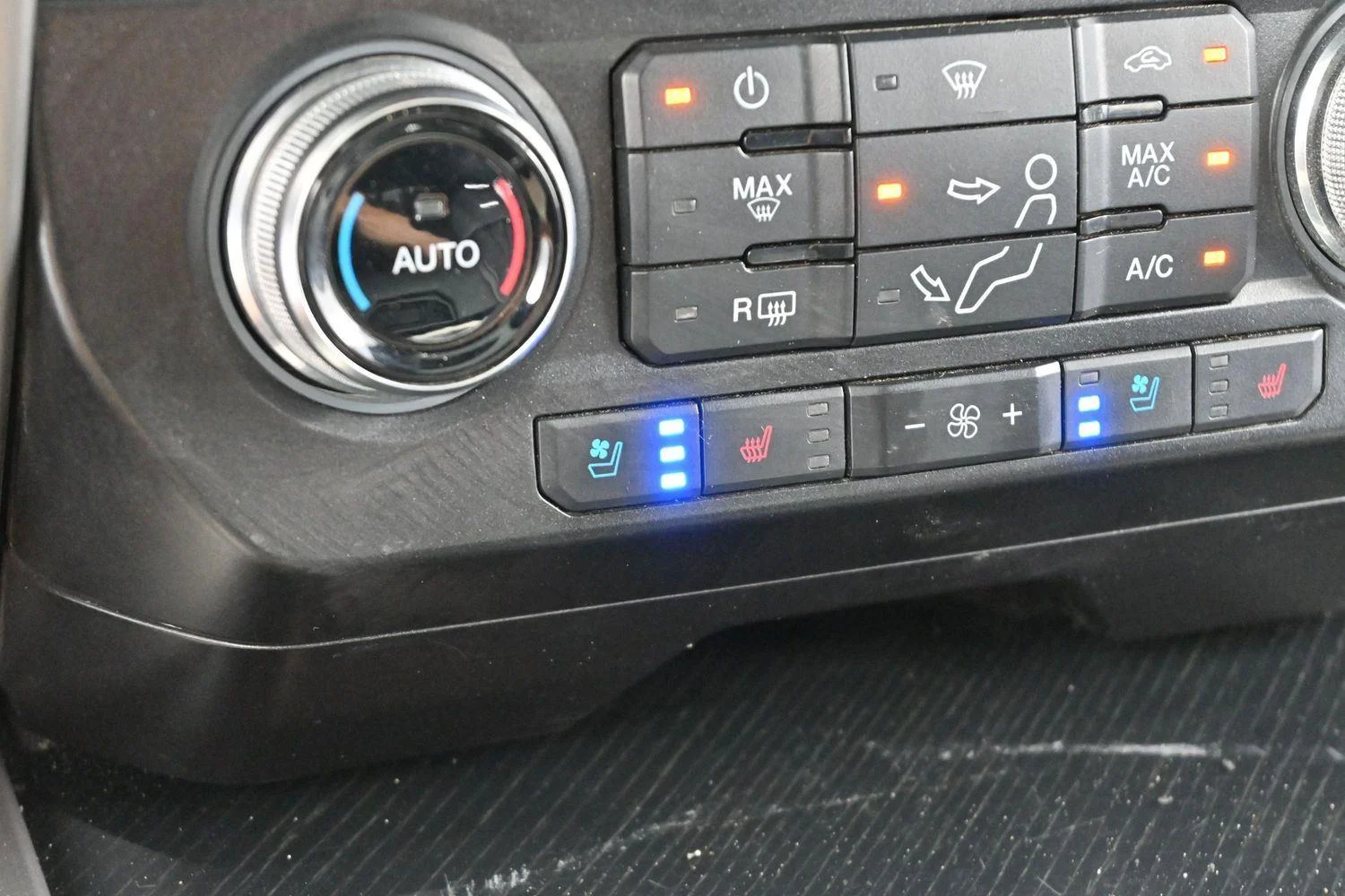 Used 2021 Velocity Blue Ford Platinum image 23