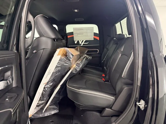 New 2026 Diamond Black Crystal Pearl-Coat Exterior Paint RAM Laramie image 13