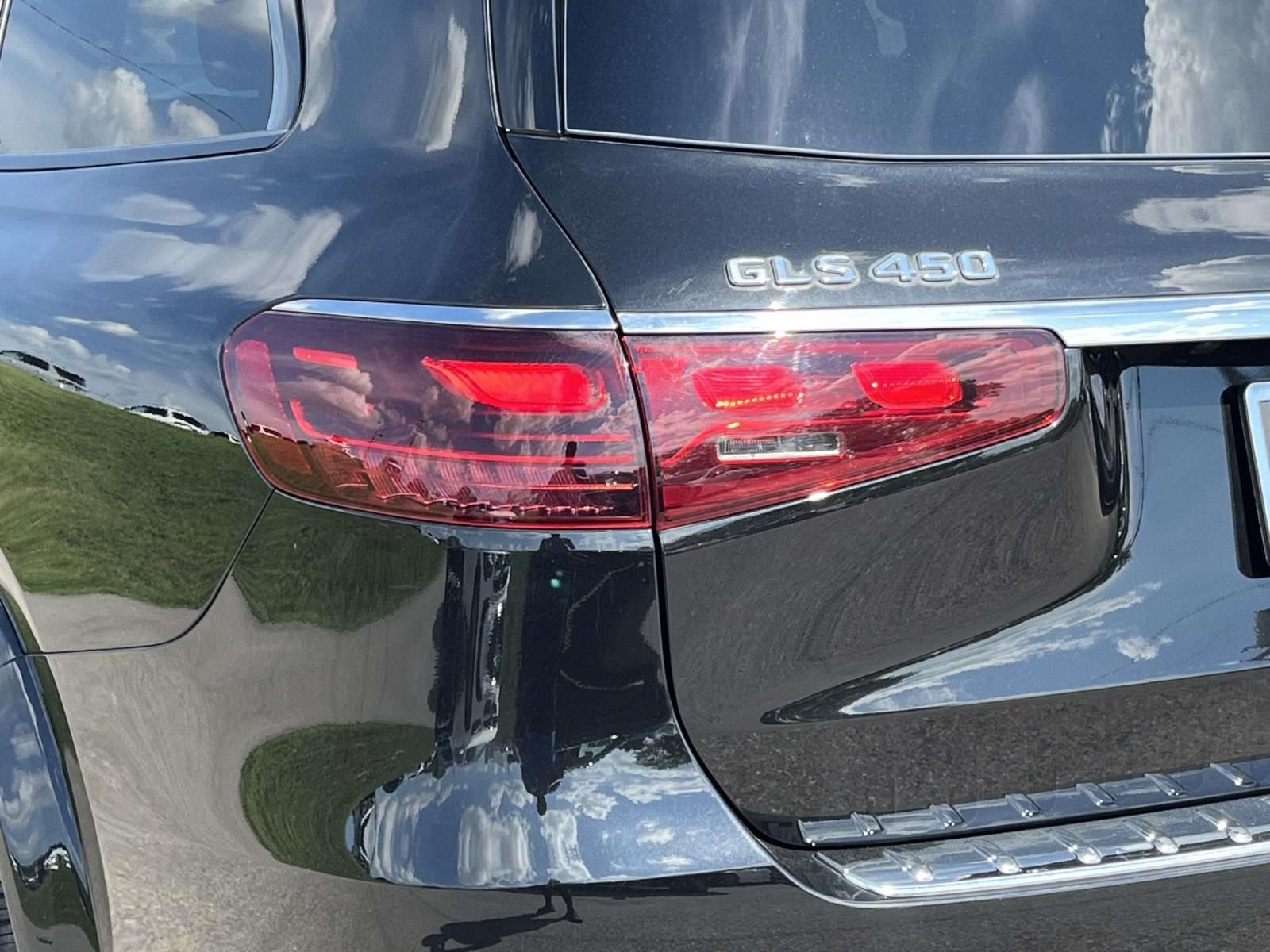 Used 2026 Obsidian Black Metallic Mercedes-Benz GLS 450 image 10
