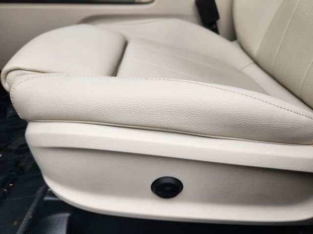 Used 2026 White Mercedes-Benz GLB 250 image 9