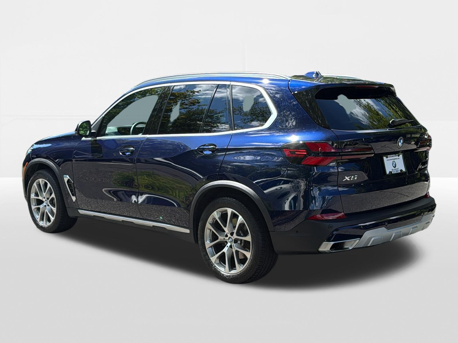 Used 2026 Tanzanite Blue II Metallic BMW xDrive40i image 6
