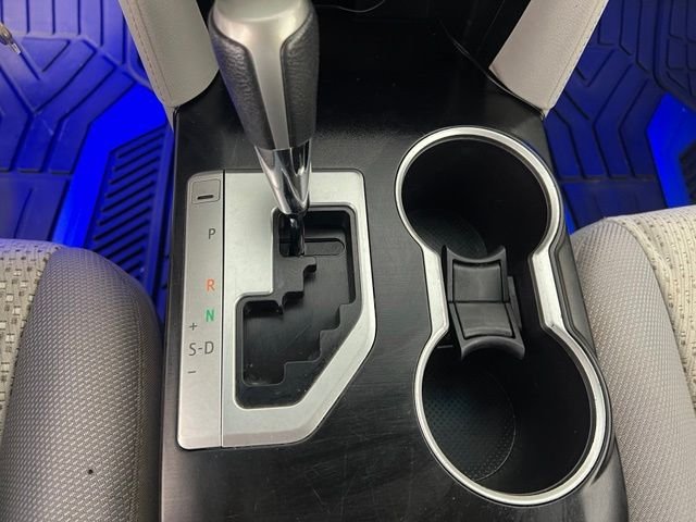 Used 2014 White Toyota LE image 26