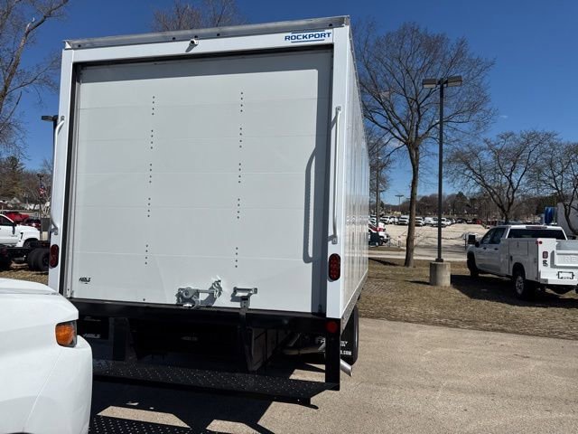 New 2025 Summit White Chevrolet 2WT image 5