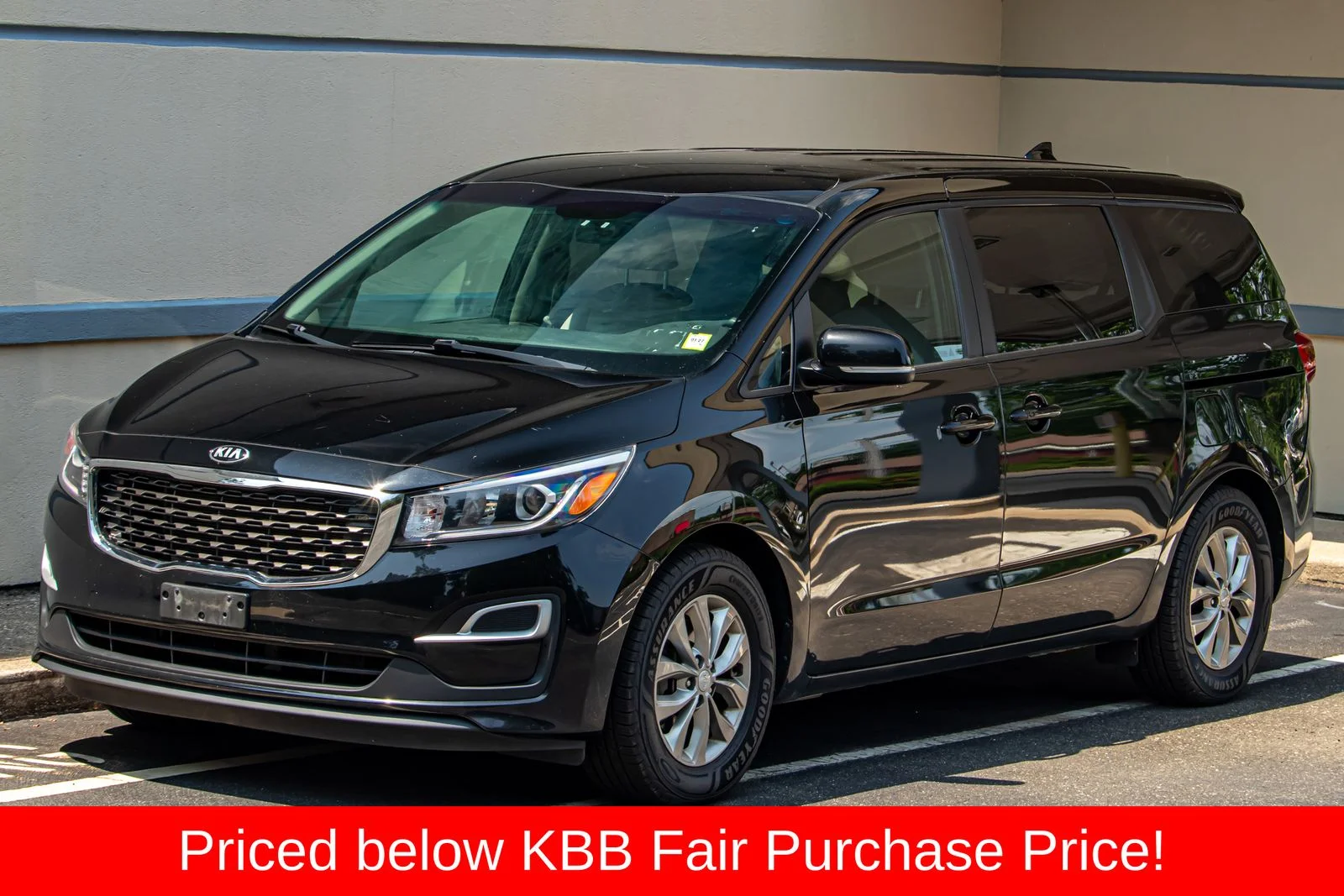 Used 2020 Black Kia LX image 1