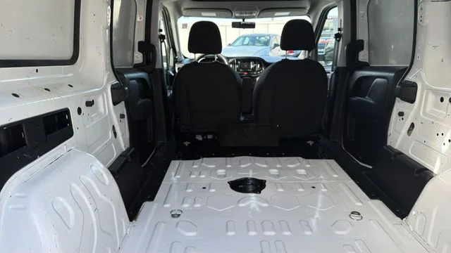 Used 2022 White Ram Base image 29