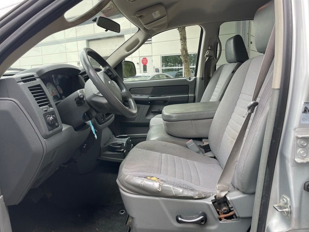 Used 2008 Bright Silver Metallic Clearcoat Dodge ST image 14