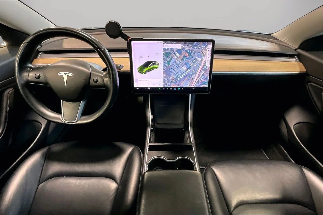 Used 2019  Tesla Long Range image 15