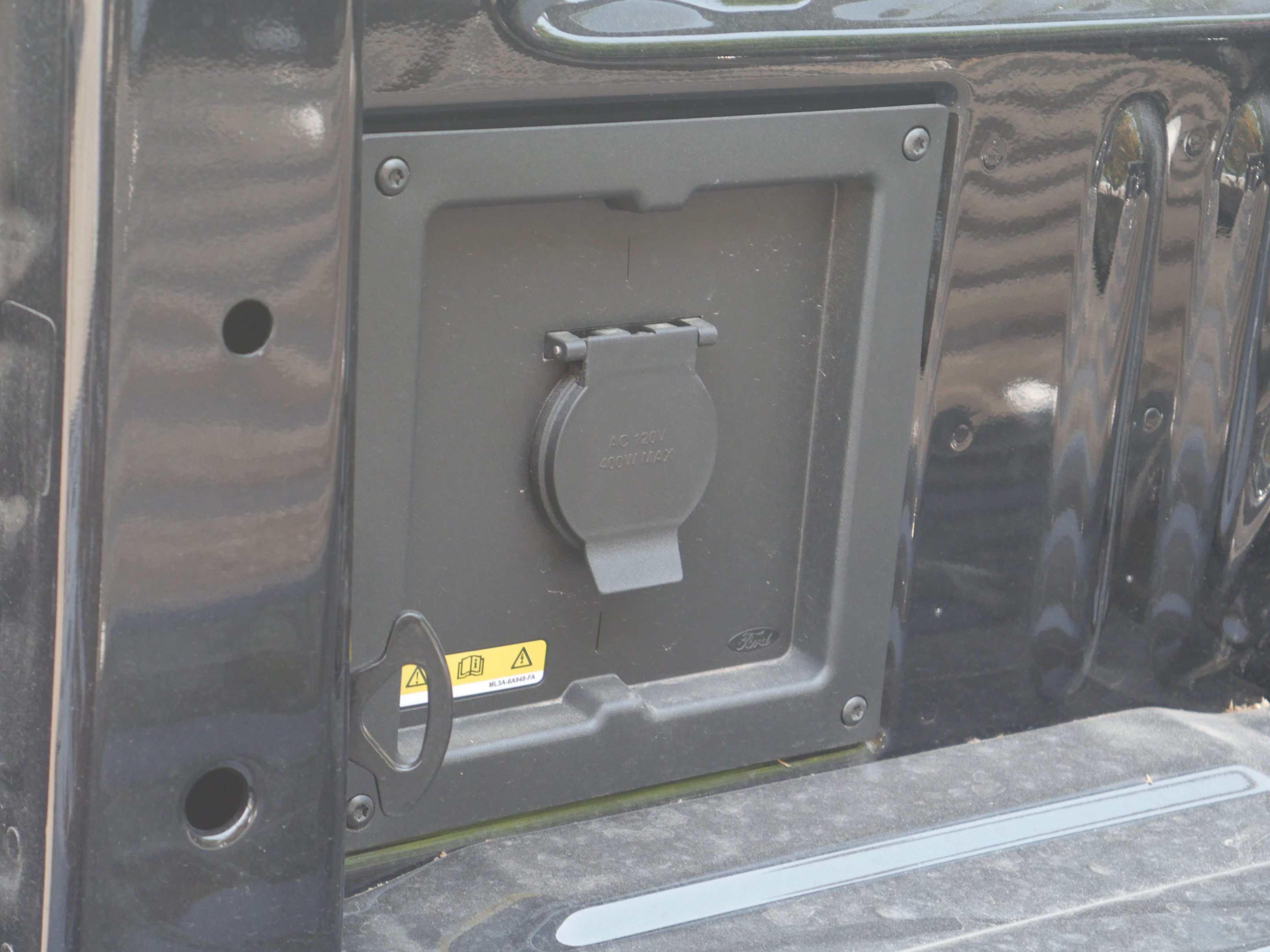 New 2026 Agate Black Metallic Ford XLT image 24