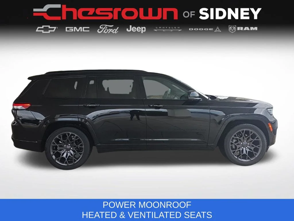 Used 2023 Black Jeep Summit image 4