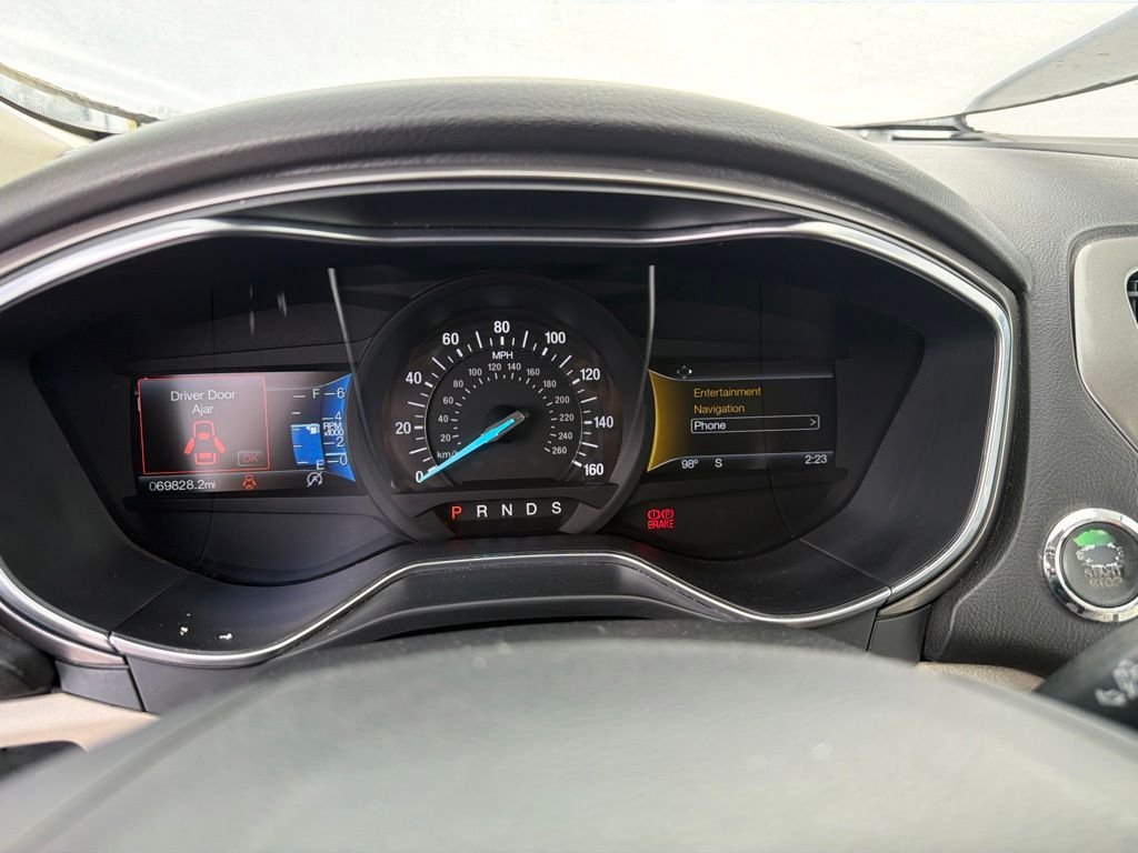 Used 2017 Red Ford SE image 17