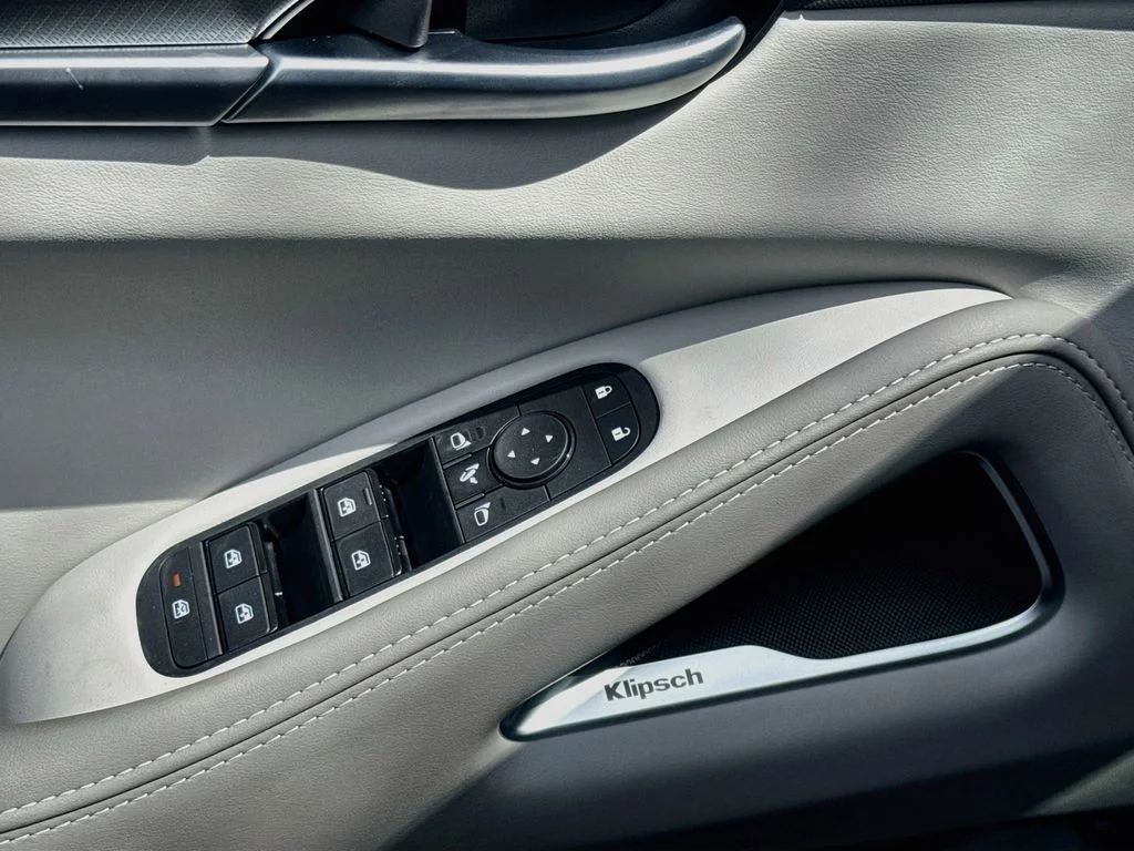New 2027 MINERAL BLACK INFINITI Luxe FWD image 18