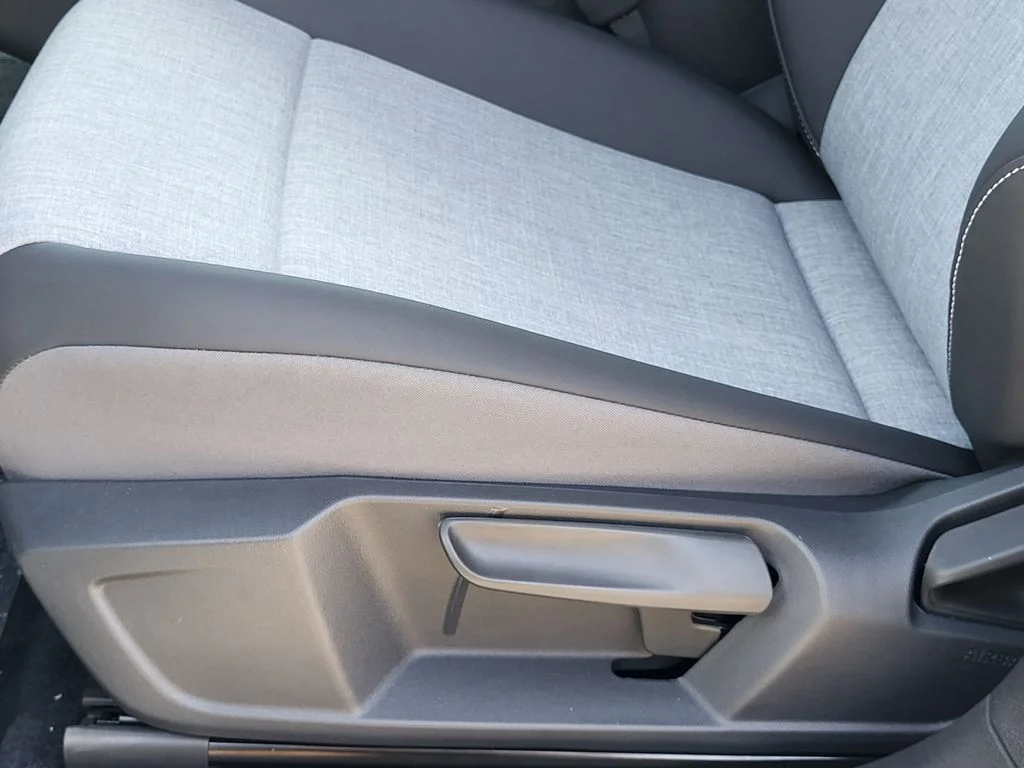 New 2025 Opal White Pearl Volkswagen Pro image 6