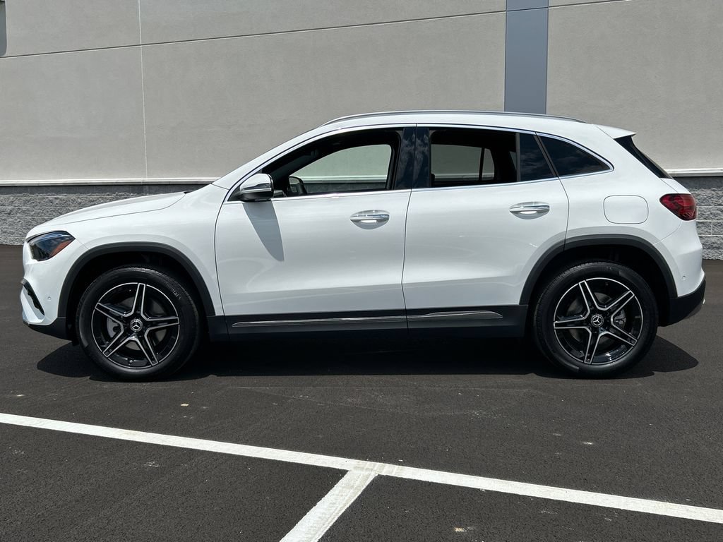 New 2026 Polar White Mercedes-Benz GLA250 image 41