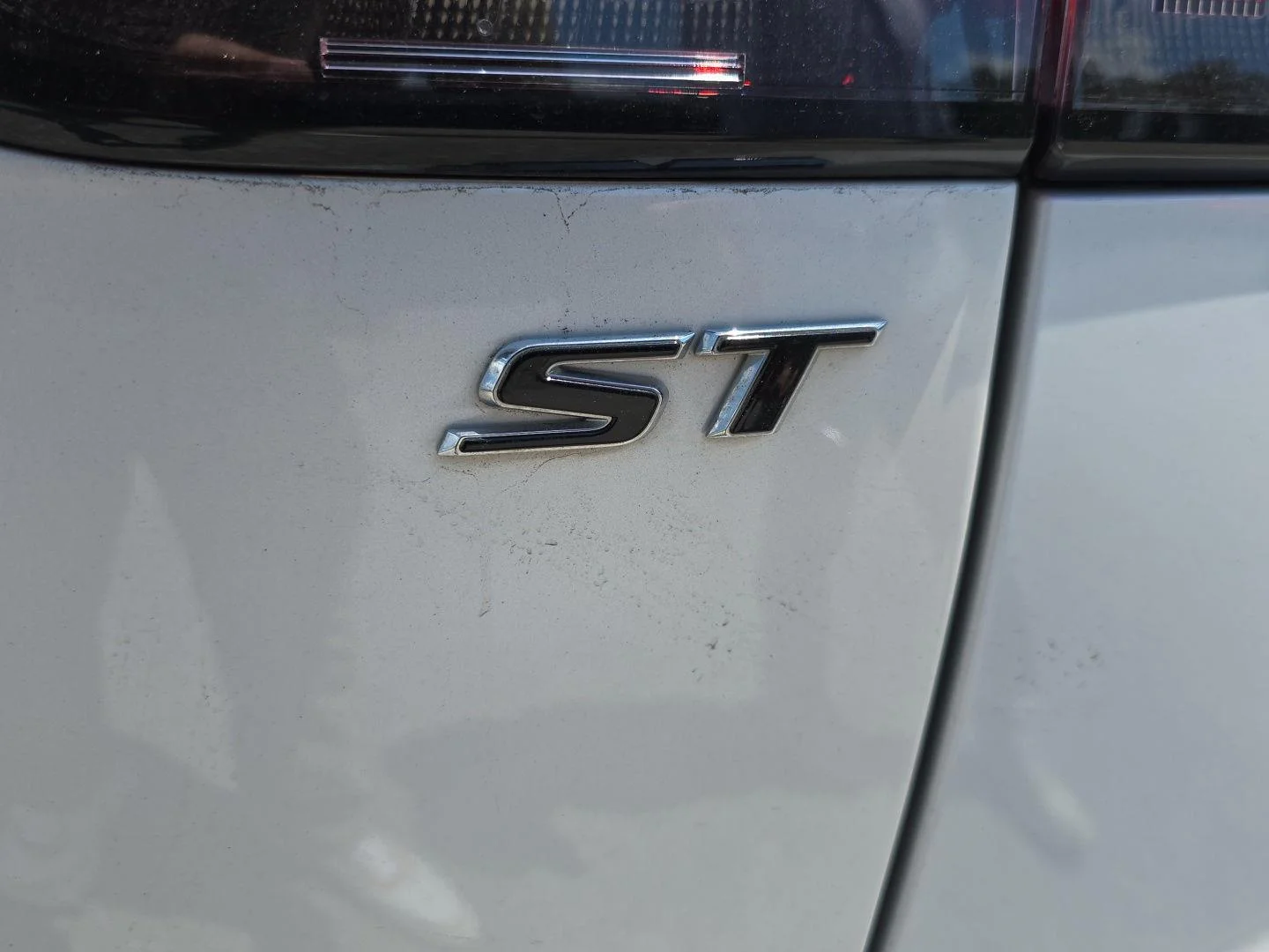 Used 2023 White Frost Tricoat Buick Essence image 6