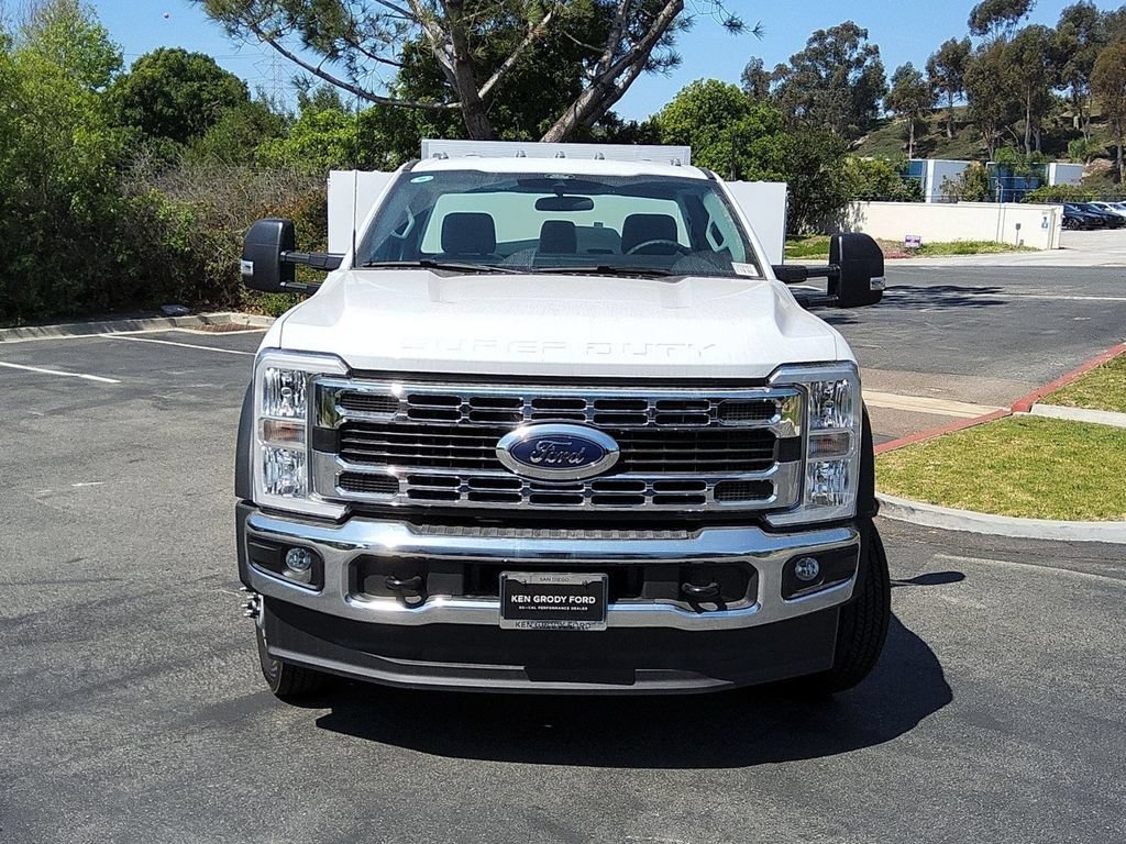 2025 Ford F-550 Super Duty Chassis Cab XL - Photo 32